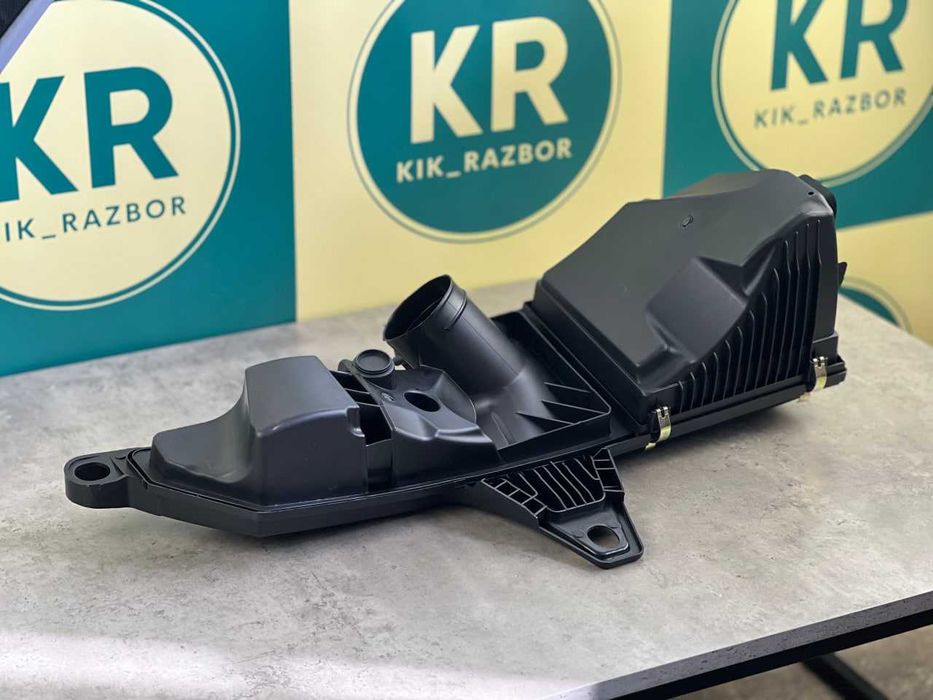 Корпус повітряного фільтра BMW 3 ( F30 / F31 ) 13717597589