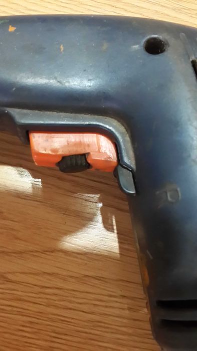 Дрель ручная электрическая STERN