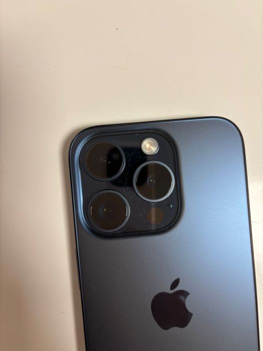 iPhone 15 pro / 128 GB, niebieski, bateria 88%, szkło + case