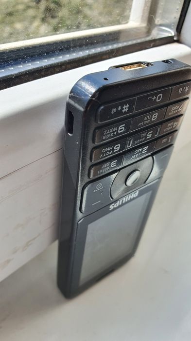 Продам Philips Xenium E 181