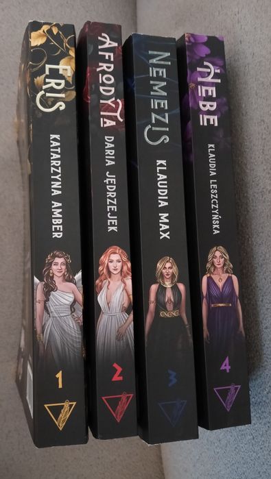 Seria Boginie Namezis, Afrodyta, Hebe, Eris