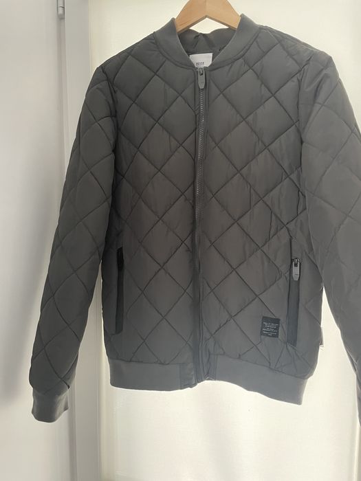 Теплий бомбер бренду HOUSE