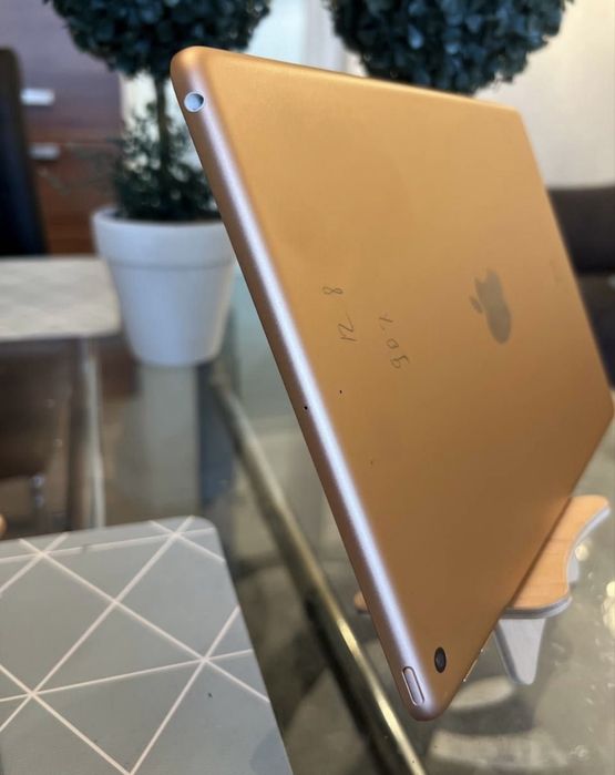 iPad 8th 128gb 10.2 2020 року Rose Gold з гарантією в чудовому стані
