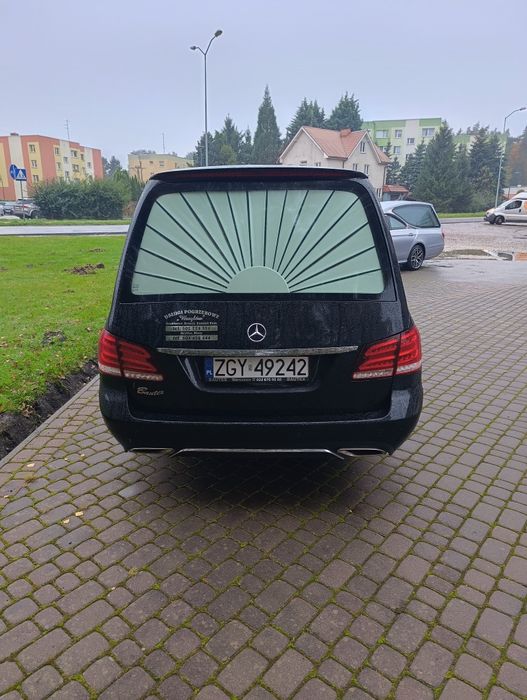 Karawan pogrzebowy Mercedes-Benz/Bautex Stan Super