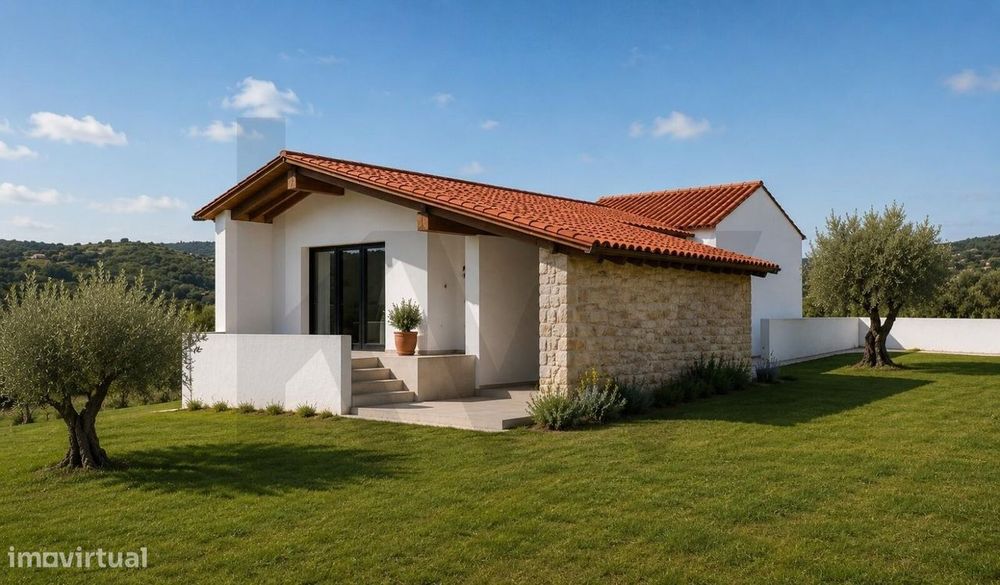 Moradia para Reabilitação com Projeto Aprovado | Lote de 4.200 m2 | Ac