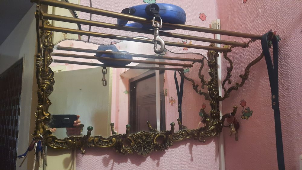 Зеркало бронзове з столиком