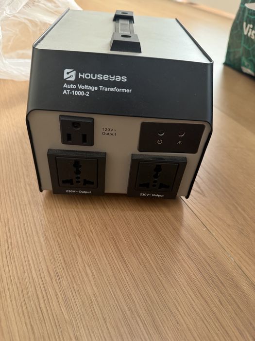 Transformador de tensão elevador/redutor automático de 1000 watts