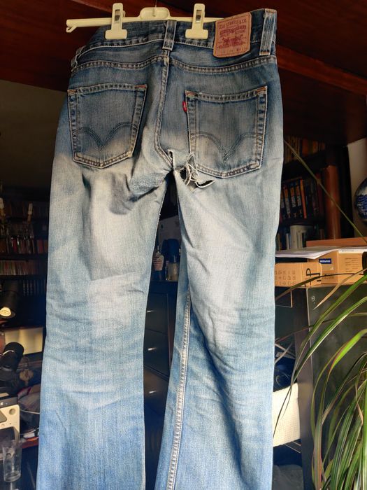 Calças Levis 506 rasgadas, Homem, W31 L34. Estado usado.