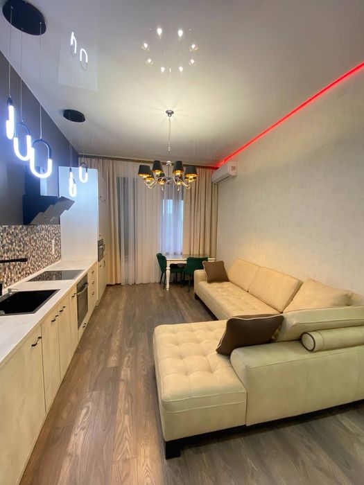 Продам большую1кв(евродвушка)в центре с капремонтом ул.Гольдберговская