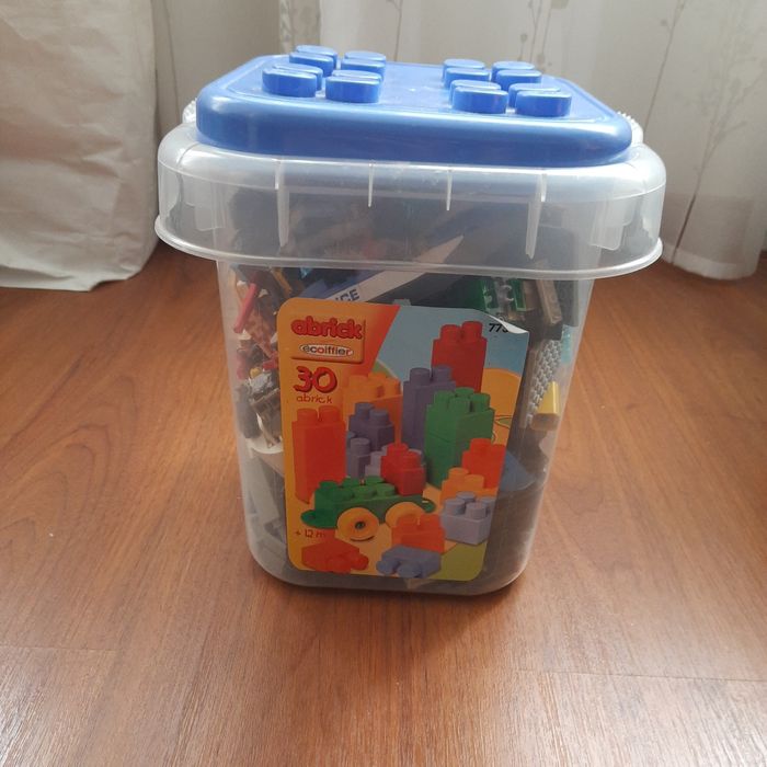 Peças de legos variados