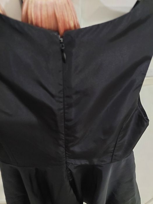 Sukieneczka dziewczęca 128/134 elagancka stan idealny