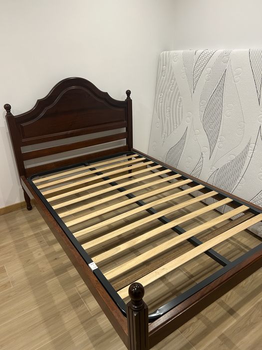 Cama + estrado em bom estado