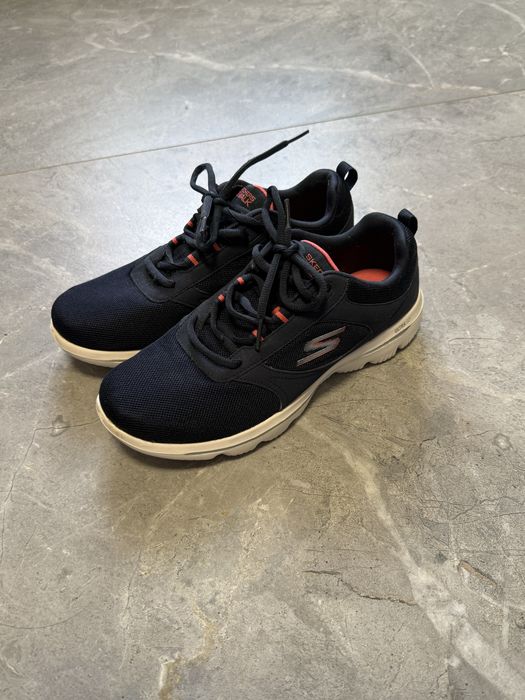 Кросівки Skechers GOwalk (оригінал) — розмір 38.5 (25.5 см)