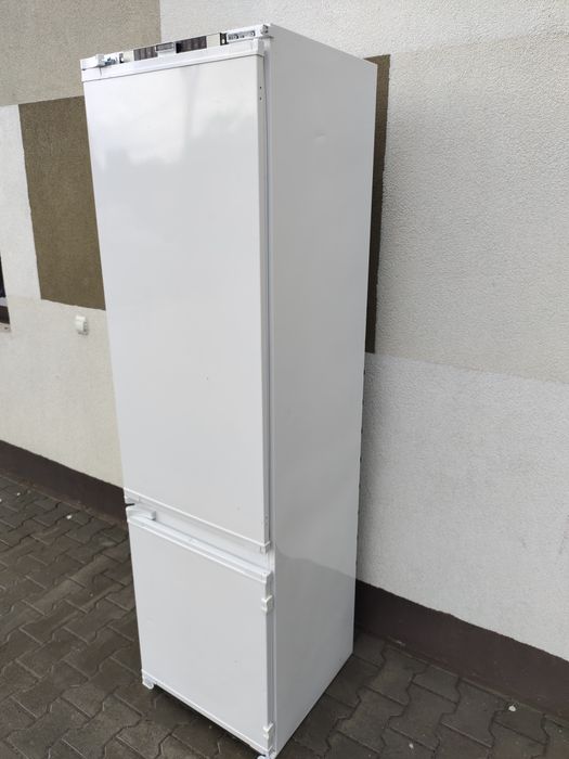 Холодильник BEKO 193 cm ,NOFROST, з Європи. Під забудову, вмонтування