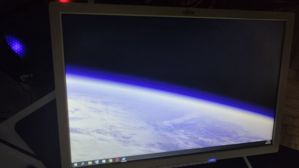Monitor Fujitsu Siemens 22 cali