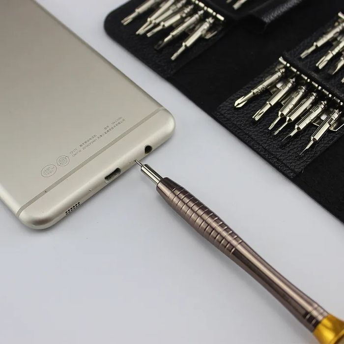 Набор прецизионных отверток 24 шт и отвертка в кошельке
Количество бит