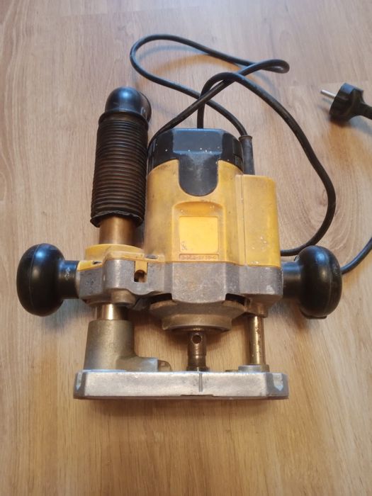 Фрейзер DeWalt DW 621