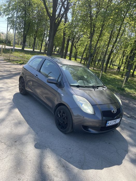 Toyota Yaris продаж від власника !!