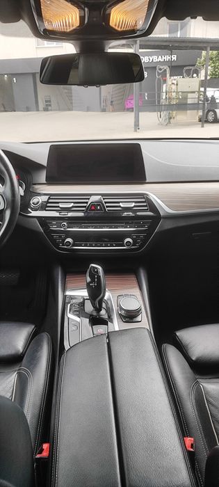 BMW 530E G30 гібрид