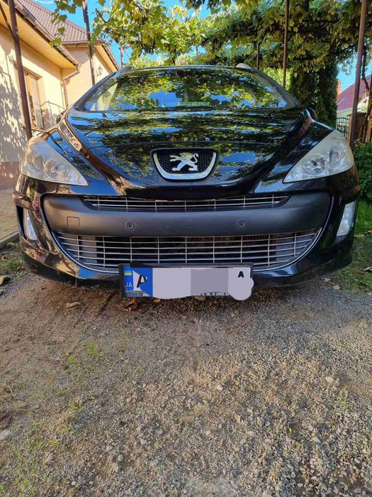 Автомобіль Пежо 308