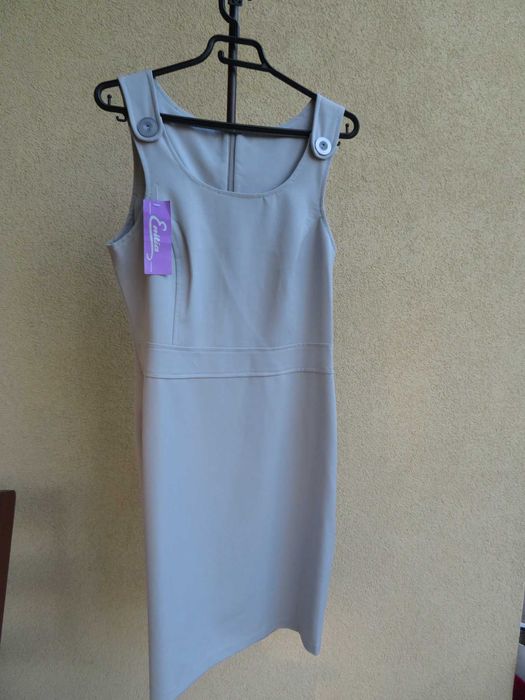 sukienkę - szmizjerkę  nową z metką rozm  M-firmy Emilia Okazja