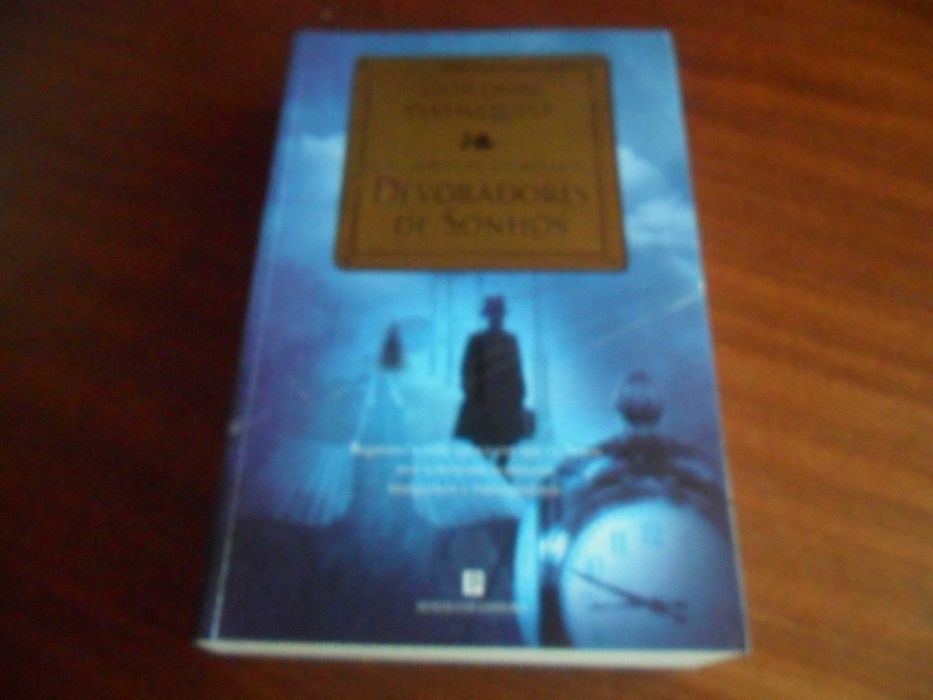 "Os Livros de Vidro dos Devoradores de Sonhos" de Gordon Dahlquist