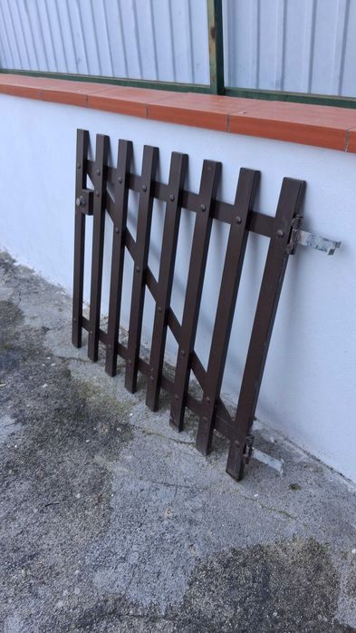 Portão em ferro com fechadura