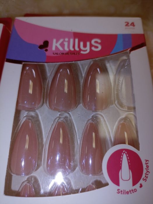 Paznokcie sztuczne x 2 Killys , klej Killys .