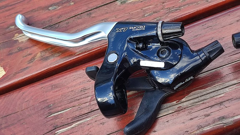 Klamkomanetki Shimano LX  ST-M560 , 7x3s