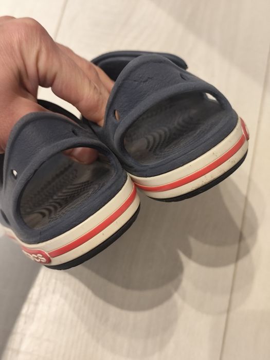 Дитячі босоніжки Crocs