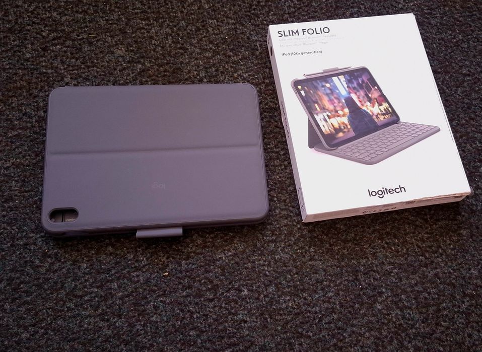 Чохол Logitech Slim Folio для iPad 10-го покоління