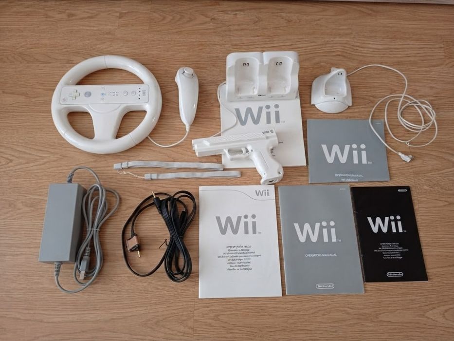 Zestaw Nintendo Wii – Konsola + 2 Kontrolery + Akcesoria + 5 Gier