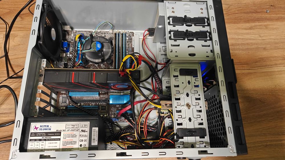 Komputer PC i5/16GB/R9 285 2GB/SSD+HDD + Monitor