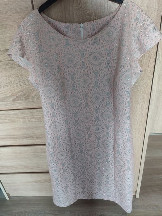 Sukienka różowo- brokatowa