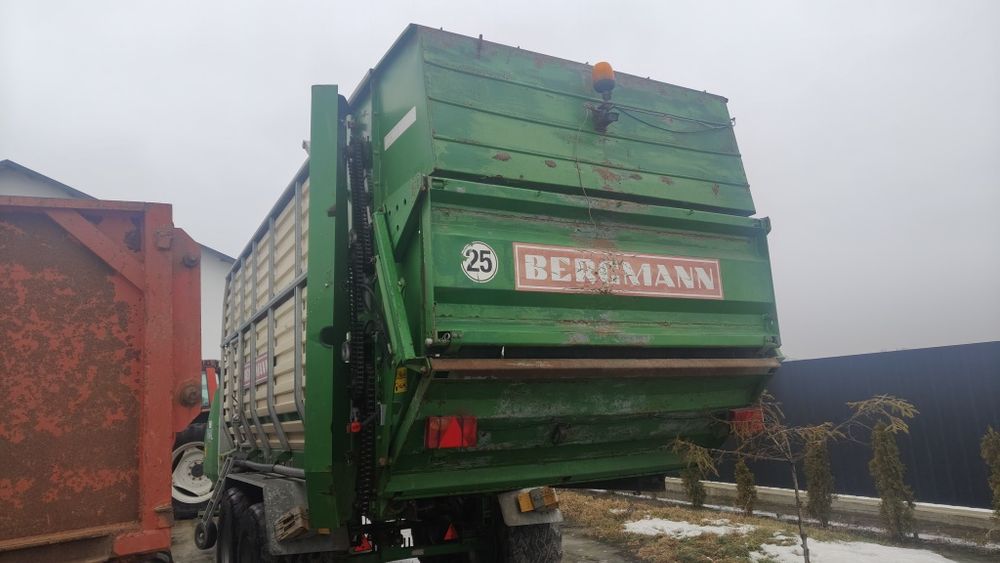 Przyczepa samozbierająca Bergman