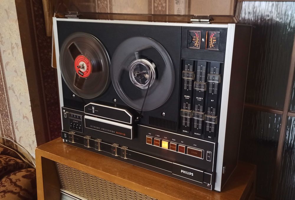 Магнітофон бабінний PHILIPS N4510, 3 мотори, 3 головки чудовий стан.