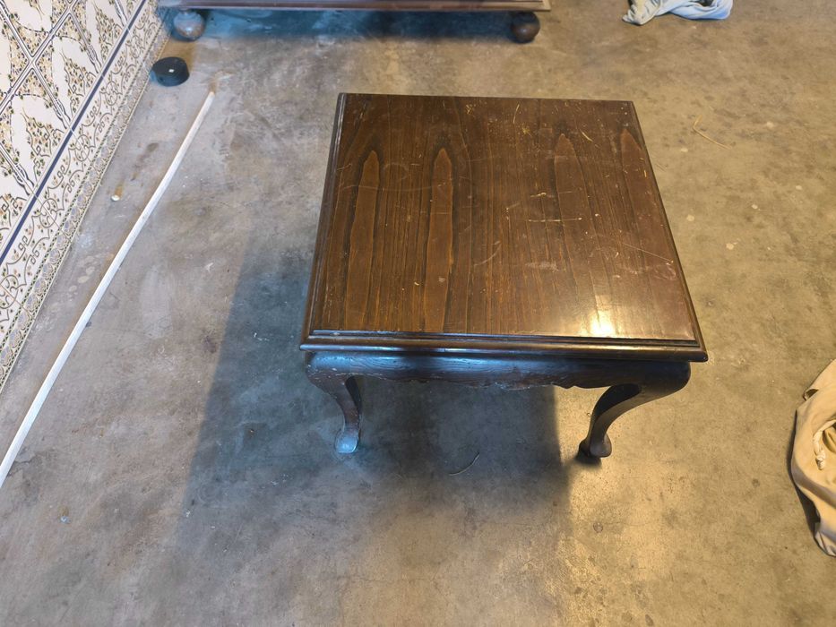 Mesa de centro pequena antiga-Mogno