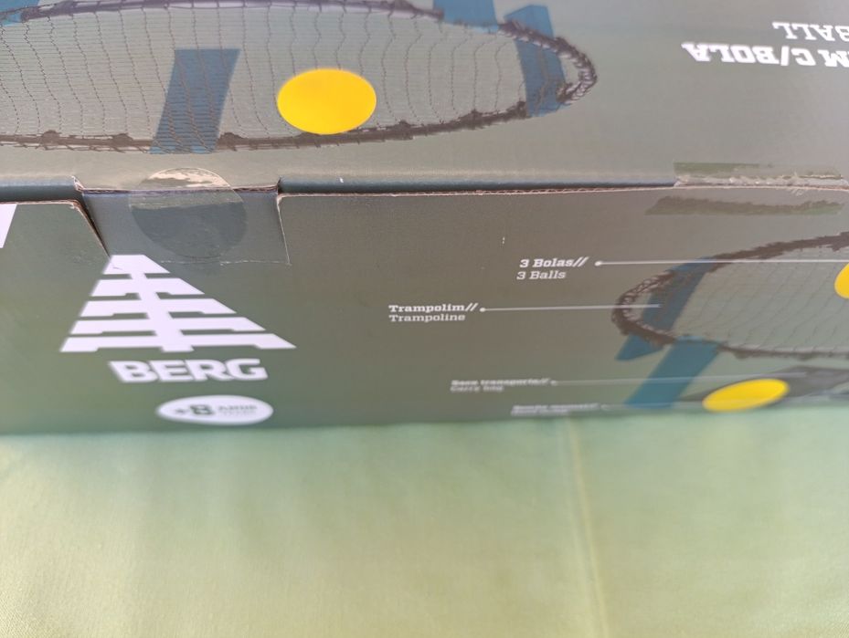 Jogo trampolim com bola