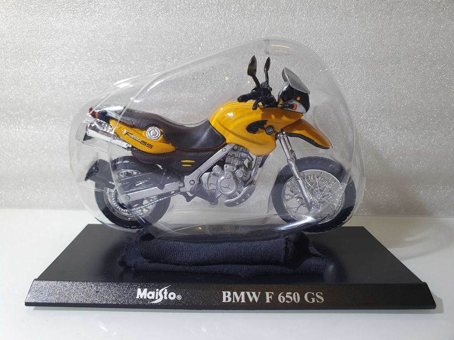 Antiga Miniatura 1/18 ~ "BMW F 650 GS" ~ Maisto
