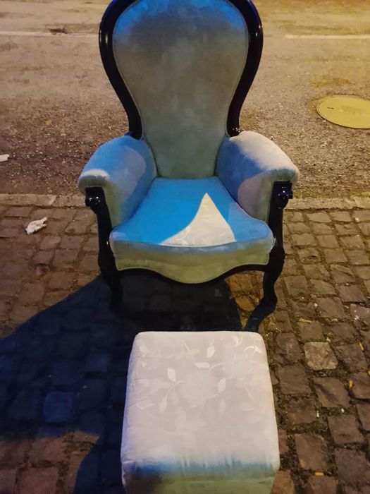 Cadeirao com repouso de pés