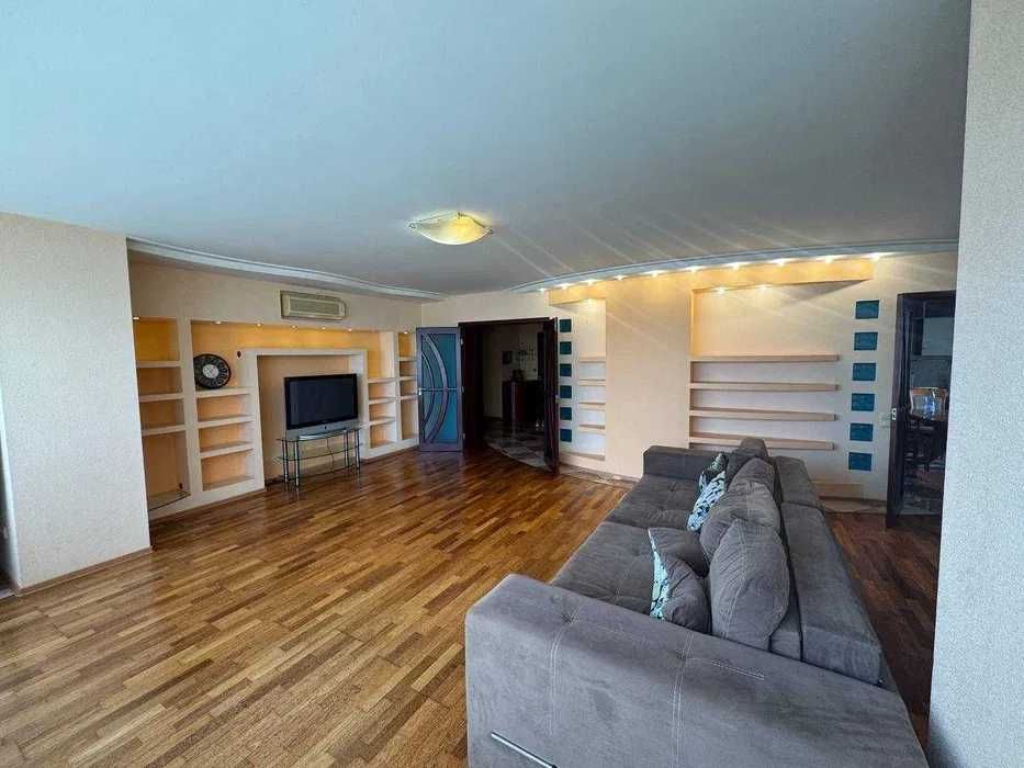 пр Берестейський 103, простора 4к, м Житомирська,Святошино