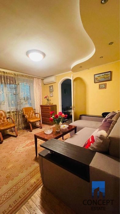 Продам большую 3 комн. квартиру 61 м2 ул.Независимости (Титова)