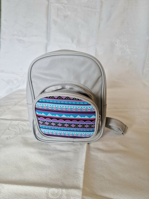 Mochila nova para menina