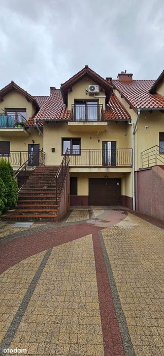 Dom szeregowy z garażem i klimatyzacją, 180 m² w CENTRUM + 2 garaże
