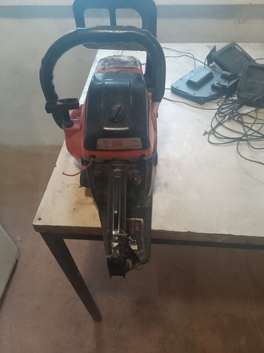 Бензопила під запчастини або під ремонт