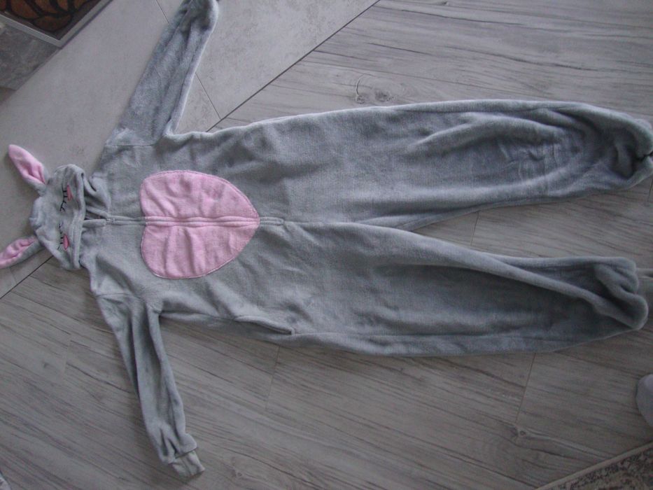 Kigurumi onesie piżama jedno częściowa SINSAY zając rozmiar S/M