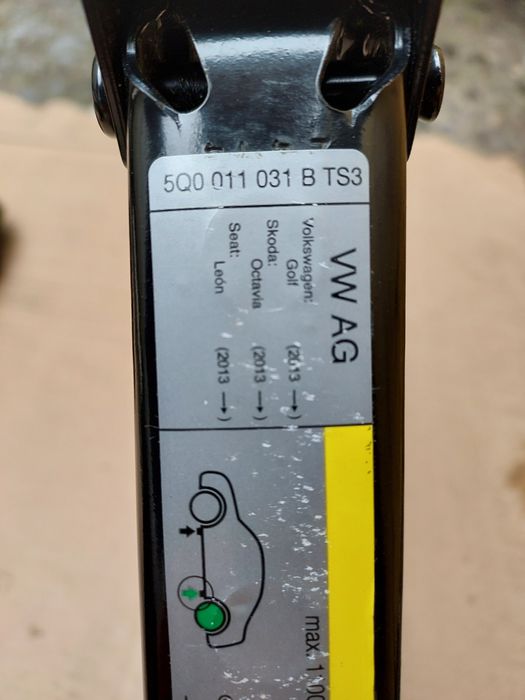 Домкрат ключ крюк Skoda Octavia A7 13-25 рік Шкода Октавія