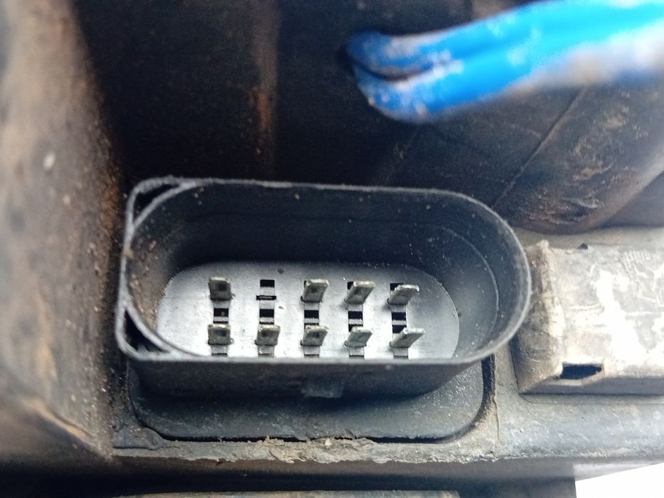 Ótica / farol esquerda AUDI A4 (8E2, B6)