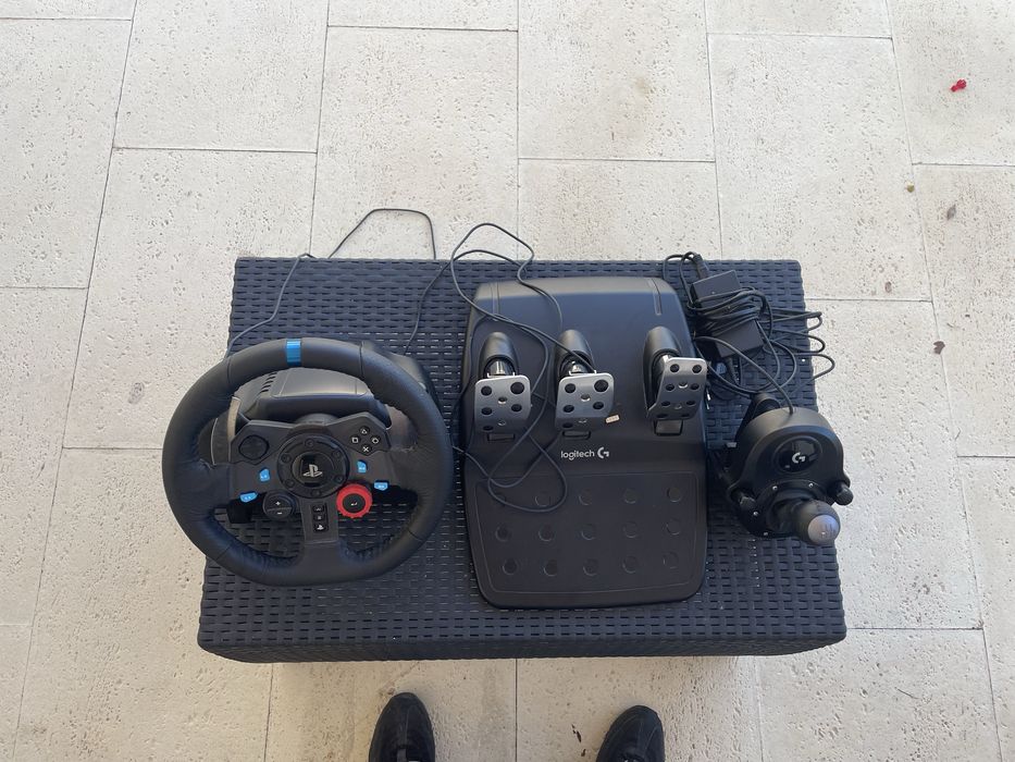 Conjunto Volante Logitech G29 Driving Force+Pedais+Mudanças(compatível com PS3,PS4 e PS5)