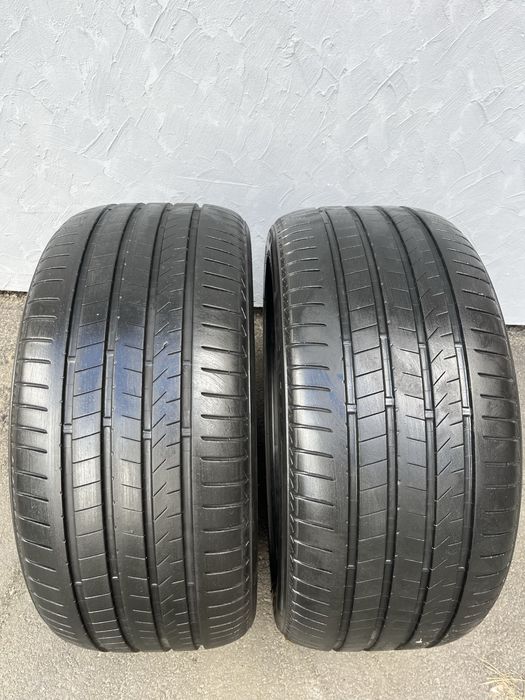 Різноширокі шини Bridgestone